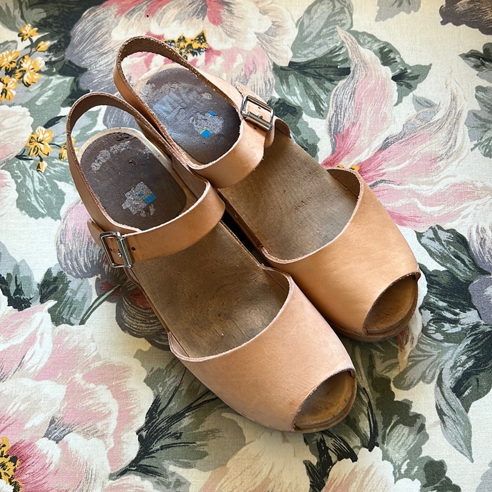 MIA ANJA CLOGS in Natural Leather